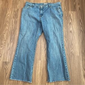 Levis 515 Blue  Jeans  Boot Cut Frayed Hem Men Size 38 Waist. Inseam 30” READ